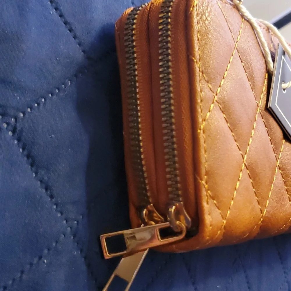 Wallet - Picture 2 of 8